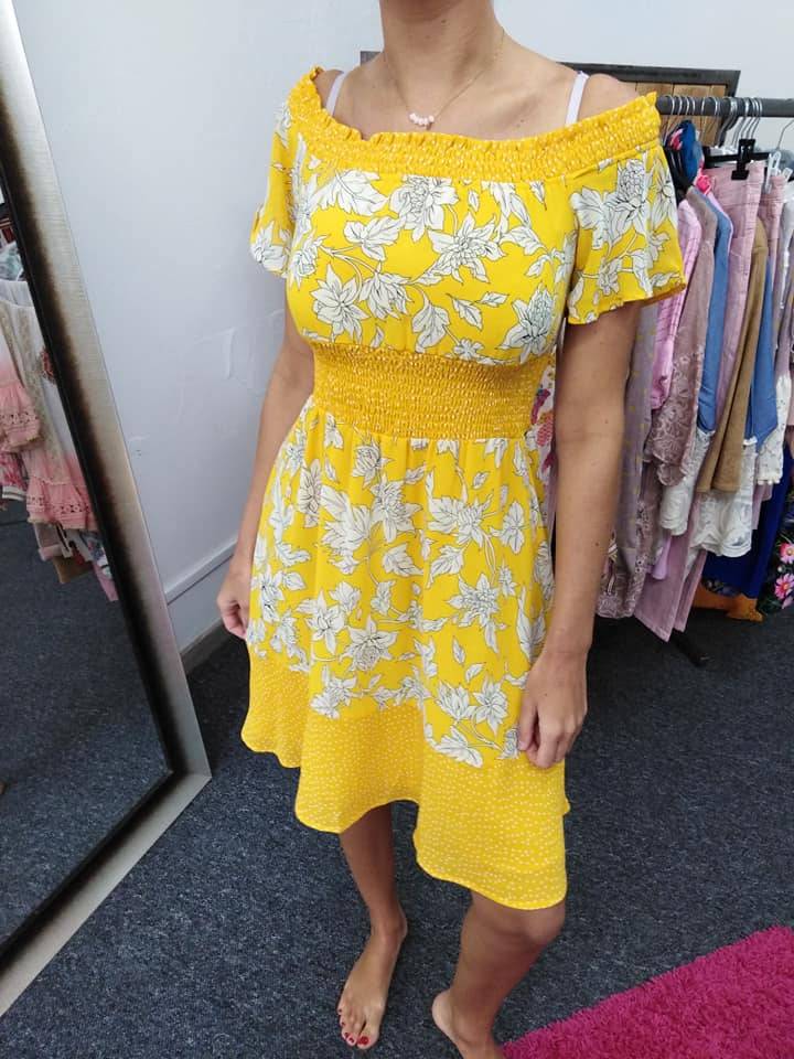 Robe jaune à fleur
